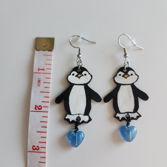 Cute penguin earrings with blue hearts beads ✦ handmade & unique, silver color ✦ - Picture 8 of 9